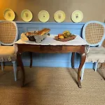 La Maison Saint Joseph Bed & Breakfast 3*