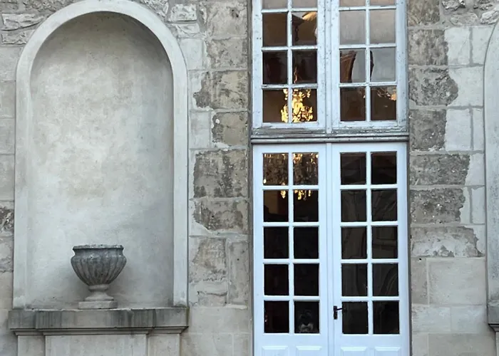 La Maison Saint Joseph Couette-café 3*