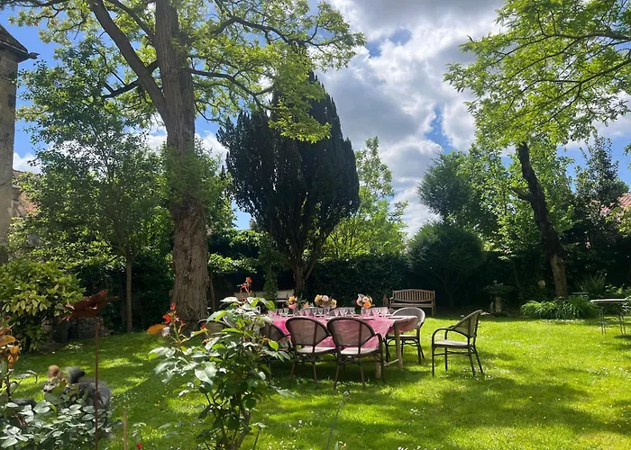 La Maison Saint Joseph Couette-café 3*