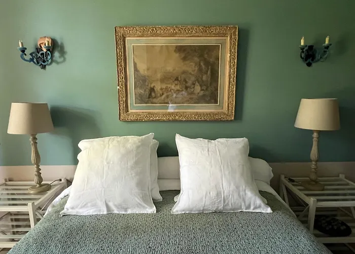 La Maison Saint Joseph Bed & Breakfast 3*